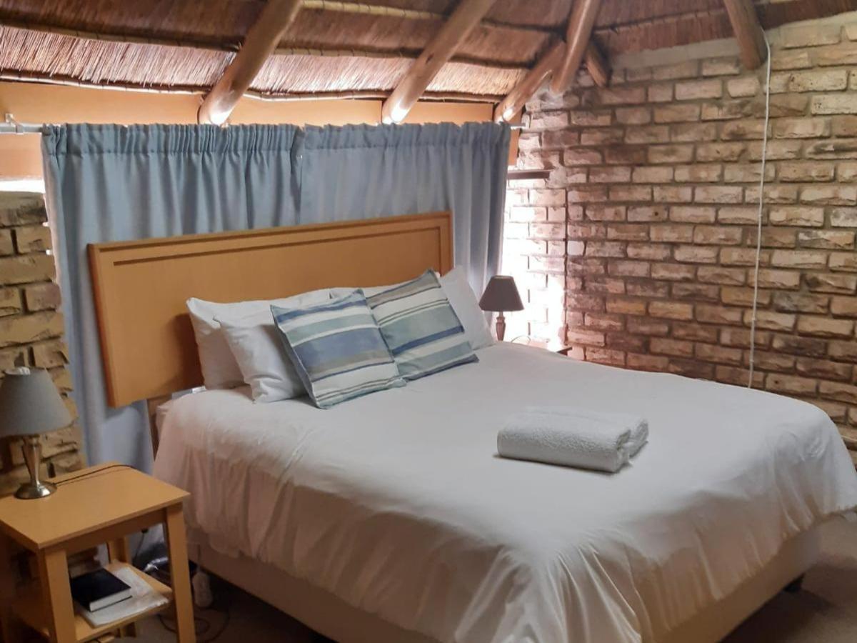 The Willow Tree Guesthouse Klerksdorp Room photo