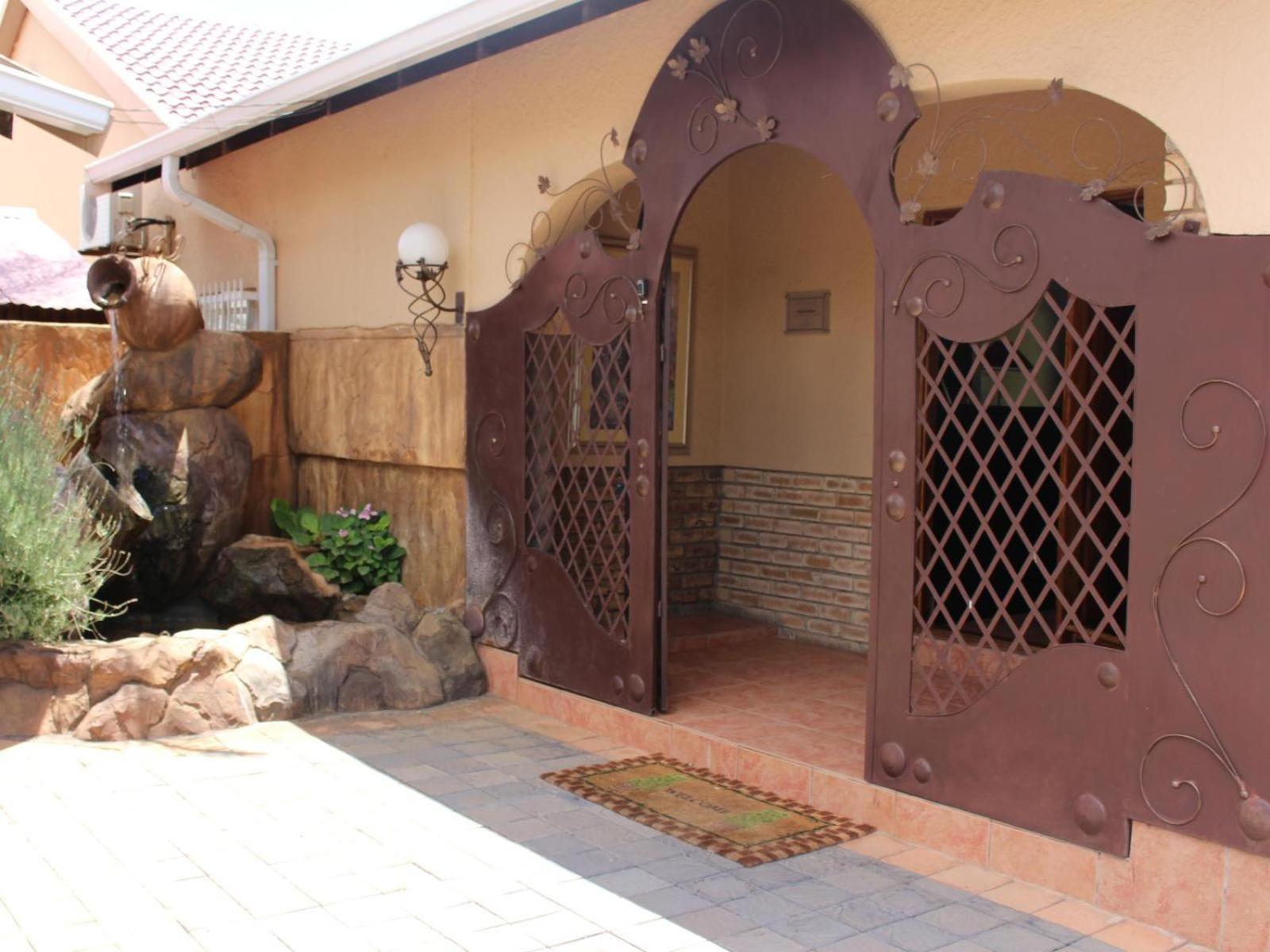 The Willow Tree Guesthouse Klerksdorp Exterior photo